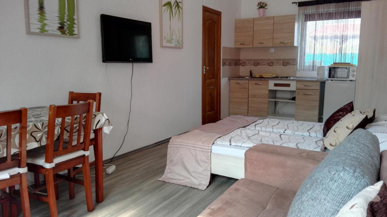Sunshine Apartman Apartamento Siófok Exterior foto